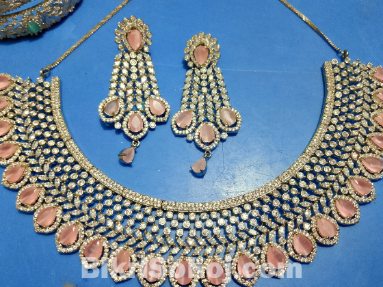 Diamond cut neckless set